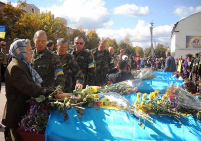 В Старобельске похоронили 28 неизвестных украинских воинов