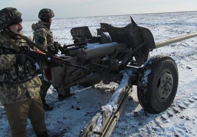 За сутки украинские военные получили 115 обстрелов со стороны террористов, - штаб