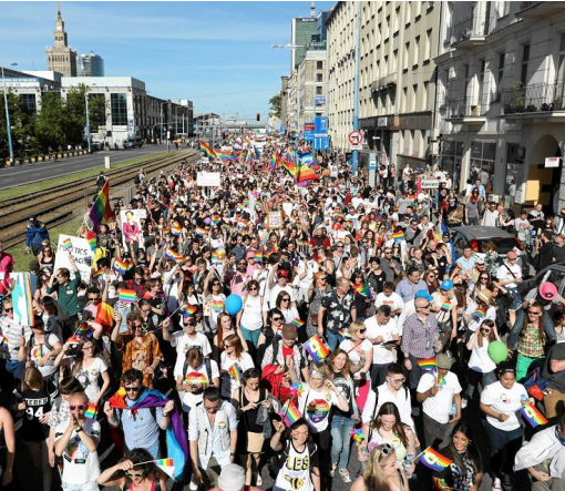 Близько 50 тисяч людей вийшли на Парад рівності у Варшаві, – ФОТО