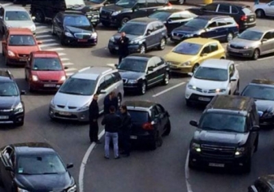 В центрі Києва розстріляли автомобіль: міліція проводила оперативне затримання, - фото
