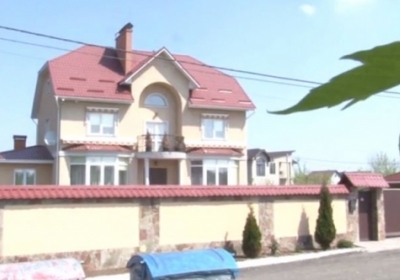 СБУ арестовала землю, на которой стоит дом главного киевского милиционера Терещука, - журналист