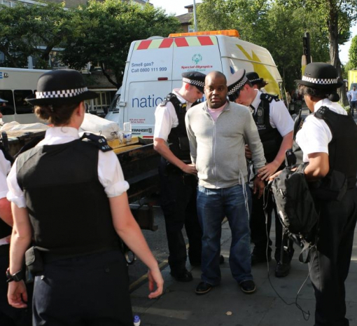 Житель Лондона попал в тюрьму за публикацию в Facebook фото мертвого человека