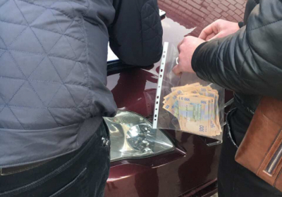 На взятке в 20 тыс грн задержали заместителя руководителя КП Житомирского горсовета, - ФОТО