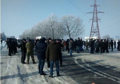 У Полтаві бійці АТО заблокували трасу Київ-Харків, - ВІДЕО