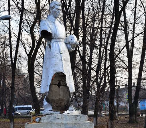 На Кировоградщине повредили памятник солдатам Второй мировой войны