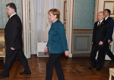 Порошенко созвонился с Меркель накануне переговоров 