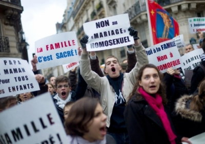 У Франції геям дозволили одружуватись