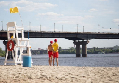 На пляжах Киева купаться пока не рекомендуется