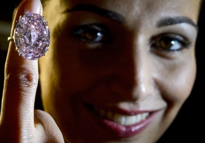 Найбільший у світі рожевий діамант. Фото: Getty images