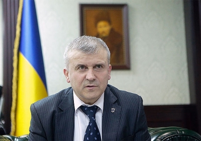 Люстрований заступник Яреми каже, що завжди був проти Януковича і вимагає поновлення на посаді