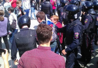 В России начались задержания на антикоррупционных митингах - ВИДЕО