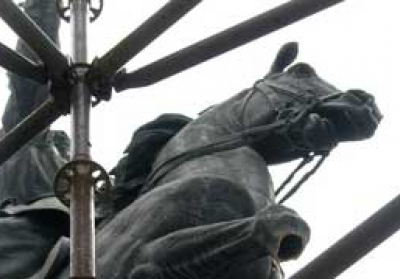 Полиция откроет уголовное производство за повреждение памятника Щорсу - КГГА
