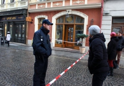 Через повідомлення про замінування у Львові евакуювали людей з 10 ресторанів