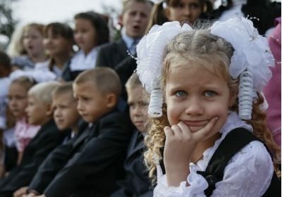 Российский телеканал рассказывает, что в школах Славянска детей заставляют вместо русского языка учить немецкий