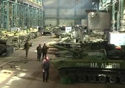 Терористи ДНР ремонтують військову техніку на захопленому заводі Ахметова, - оновлено