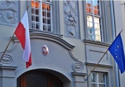 У Литві невідомі напали на посольство Польщі