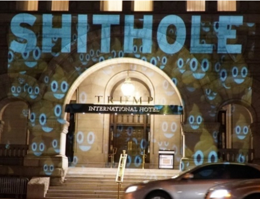На отели Трампа в Вашингтоне появилась надпись 