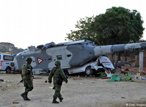 В Мексике разбился вертолет с чиновниками: 13 человек погибли