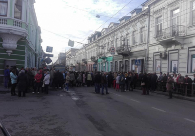 Жителі Тернополя блокували три центральні вулиці у зв'язку із здорожчанням проїзду в транспорті
