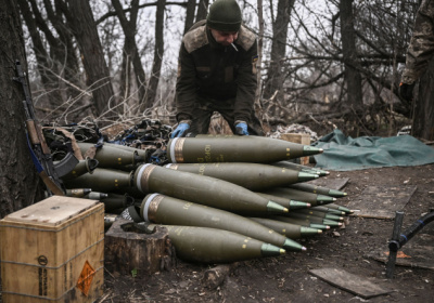 Україна незабаром отримає 155-мм артснаряди, знайдені президентом Чехії – Bloomberg
