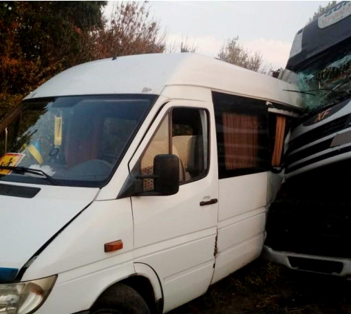 На трасі Київ-Одеса розбився екскурсійний мікроавтобус: загинула дитина