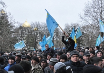 Возле ВР в Крыму схватки: активисты требуют переноса сессии 