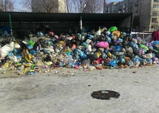 Дрогобыч Львовской второй месяц находится в мусорной блокаде