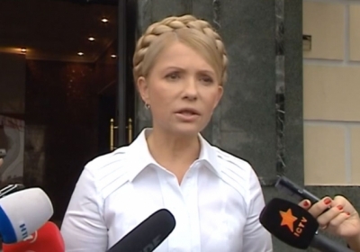 Тимошенко призывает власти ввести военное положение на Донбассе