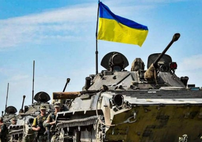 Два роки війни в Україні змінили мислення армії – Bloomberg 

