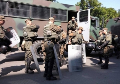 Львовские митингующие ворвались в мэрию, силовики применили газ