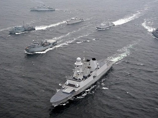 ВМС США забезпечили прохід першого конвою через Ормузьку протоку