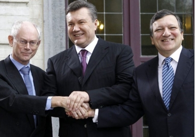 Герман ван Ромпей, Віктор Янукович, Жозе Мануель Баррозу. Фото: rferl.org
