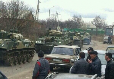 Россияне взимают еще больше войск к границе с Украиной