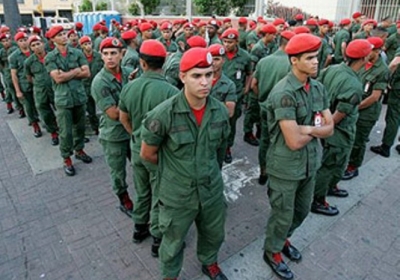 У Венесуелі армія вийде на вулиці столиці і шукатиме злочинців