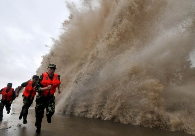 Тайфун у Китаї забрав життя щонайменше 15 осіб