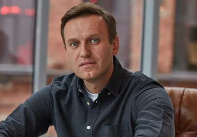 Лікарі не впевнені, що Навального отруїли. Його стан важкий