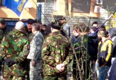 Вооруженные люди во главе с помощником Корбана захватили Днепропетровский суд