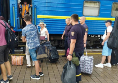 Уряд доручив евакуювати людей з Донеччини в 13 безпечних регіонів