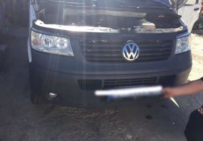Столичные правоохранители сбывали краденые элитные авто в Крым