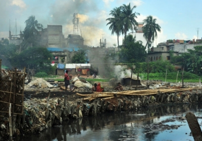 В окрузі Хазарібагх на півночі Бангладеш йде активний видобуток корисних копалин, тут же відбувається спалювання природного палива для потреб електроенергетики. Фото: AFP