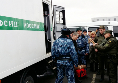 12 заключенных из тюрем оккупированного Крыма передали Украине