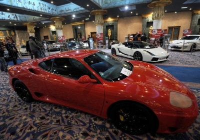 Ferrari, Lamborgini, Rolls-Royce, Porsche. Фото: AFP