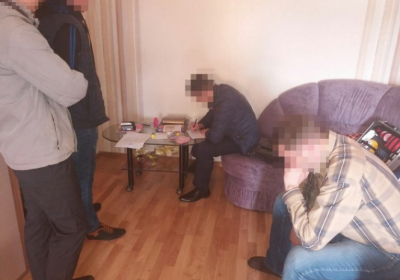 На Чернігівщині затримали старшого інспектора митниці на хабарі, - ФОТО
