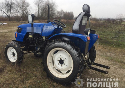 Житель Житомирщини викрав трактор, щоб дістатися на п'янку в сусіднє село