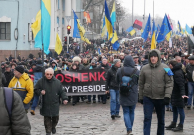 Сторонники Саакашвили после марша за импичмент пришли под Верховную Раду - ВИДЕО