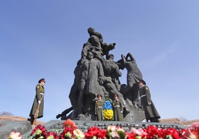 Меморіал у Бабиному Яру Фото: www.unn.com.ua