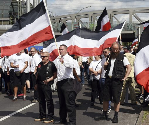 Неонацисты прошли маршем по улицам Берлина, - ФОТО