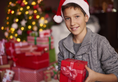 AirPods, Nintendo Switch та інші хіти: 5 подарунків для підлітків