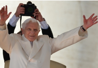 Бенедикт XVI у гелікоптері залишив Ватикан