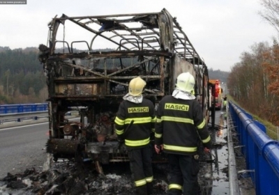 В Чехии сгорел автобус. Фото: mukachevo.net